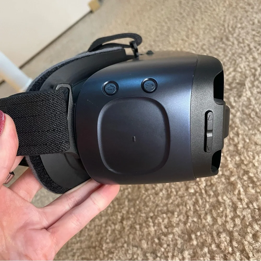 Samsung Gear VR Headset Powered by Oculus
